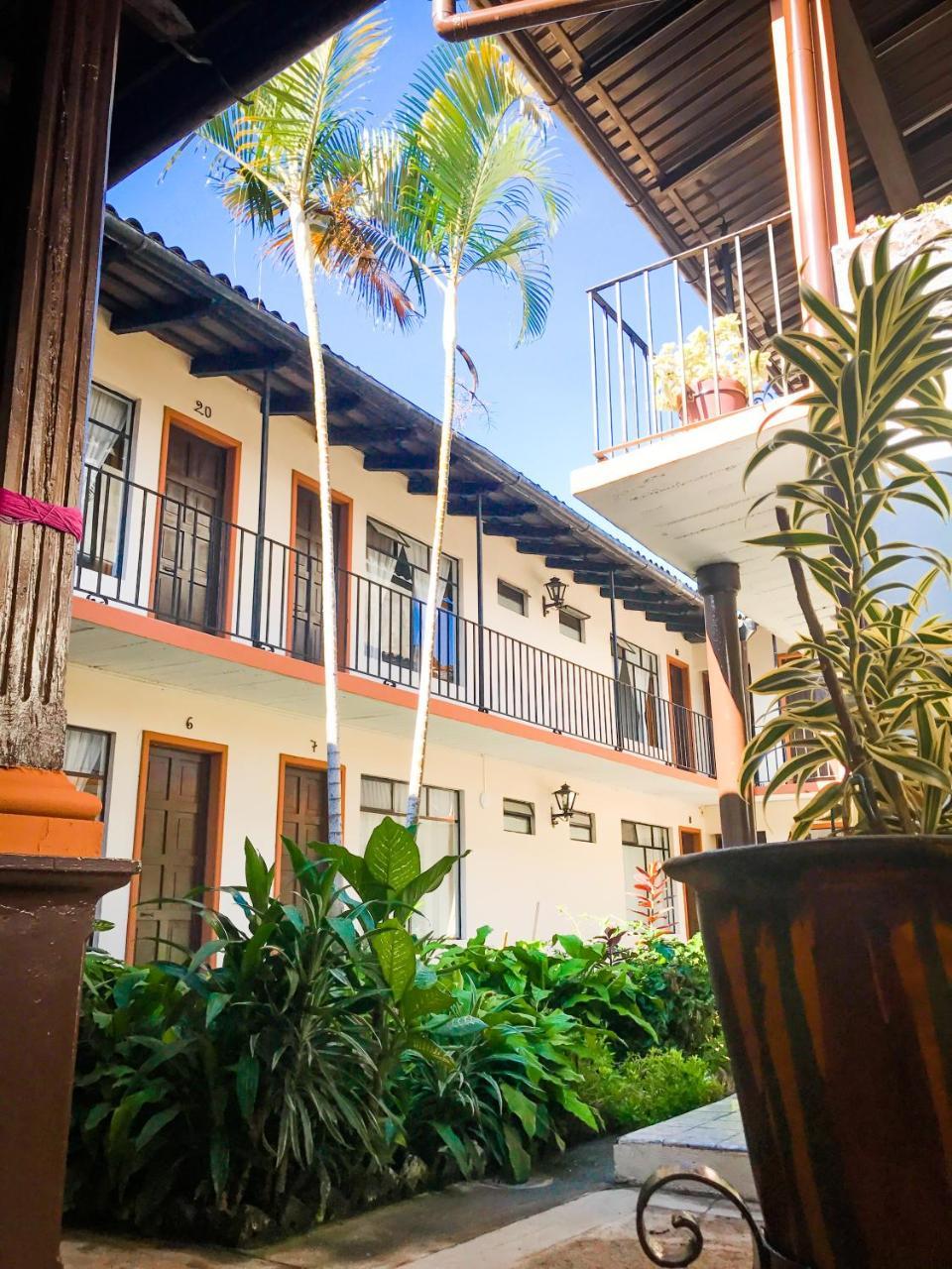 De Flores Hotel Uruapan (Michoacan)